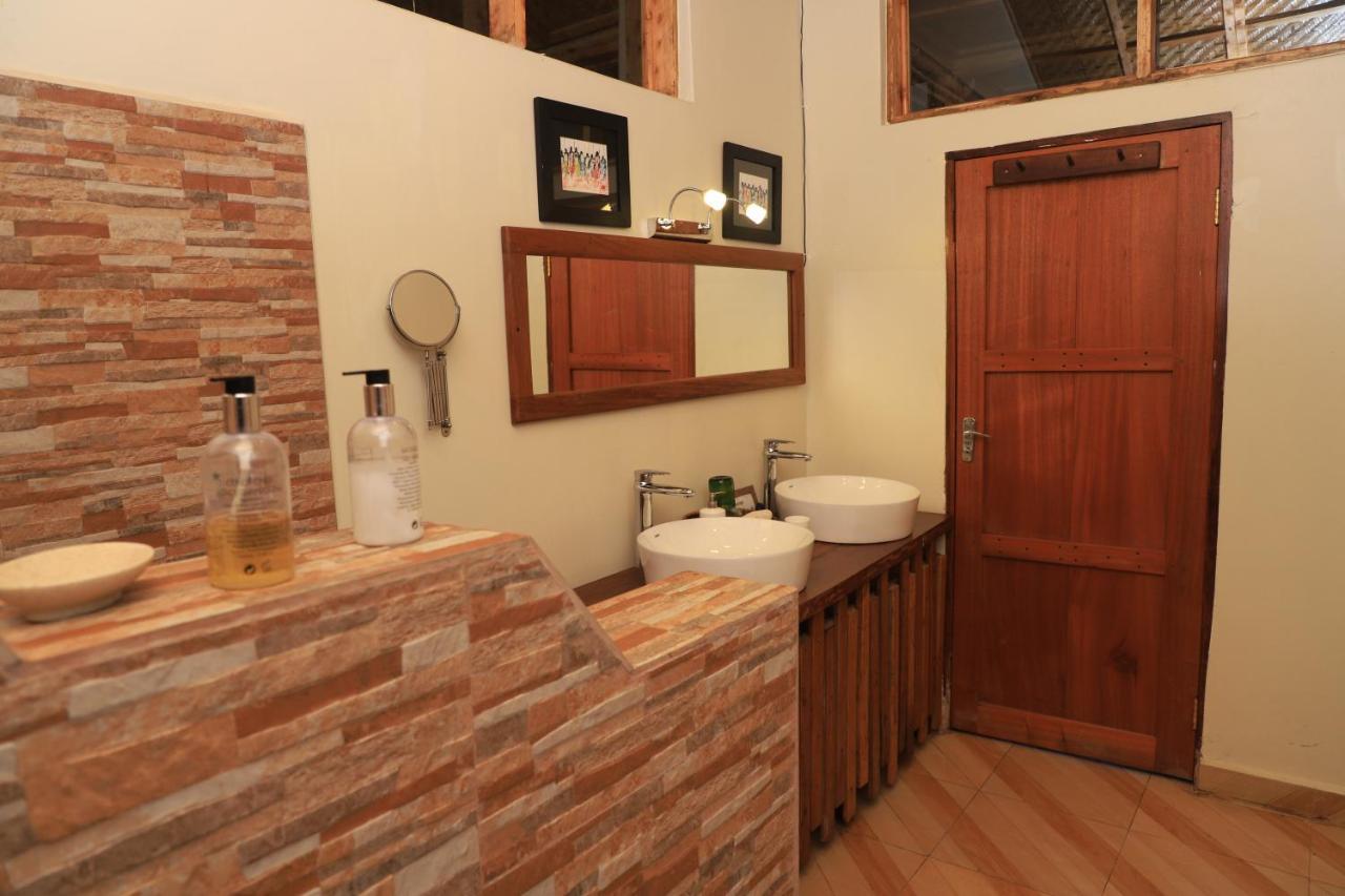 Nkuringo Bwindi Gorilla Lodge Bagian luar foto